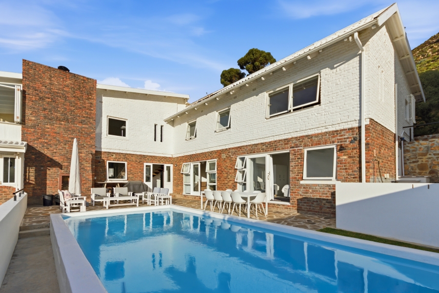 7 Bedroom Property for Sale in Mountainside Western Cape